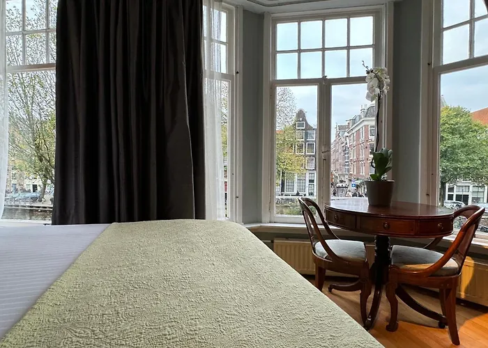 Decor Canal House