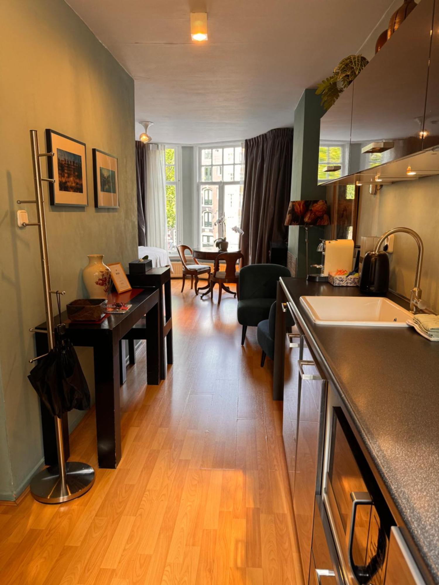Decor Canal House